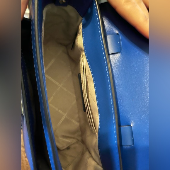 Women's Blue Manhattan Leather Crossbody Bag - Picture 2 of 5